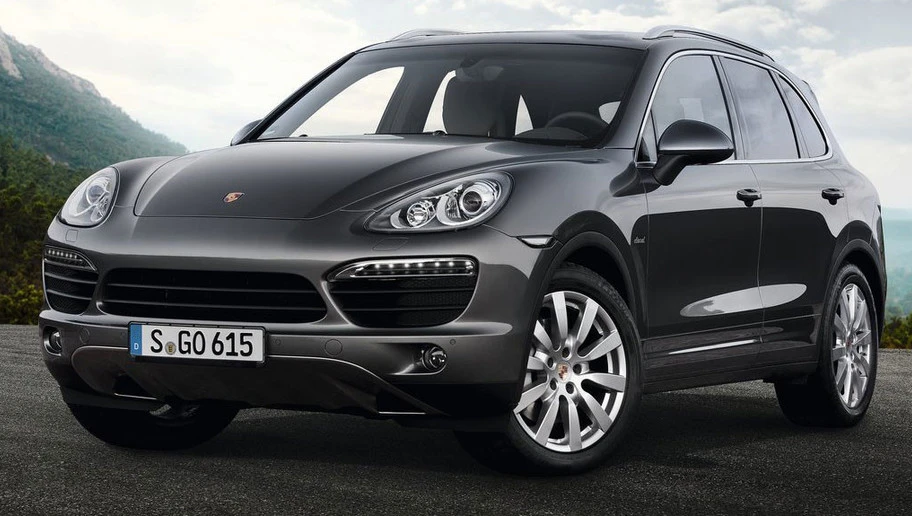 Choáng váng với dàn siêu xe của Cristiano Ronaldo ảnh 20